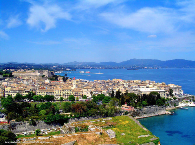 0018_Schoene Aussichten Touristik__Corfu_Old town_photo M Mitzithropoulos